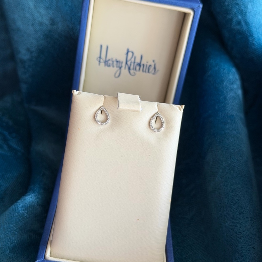 Harry Ritchie’s White Gold Pear Shaped Diamond Earrings